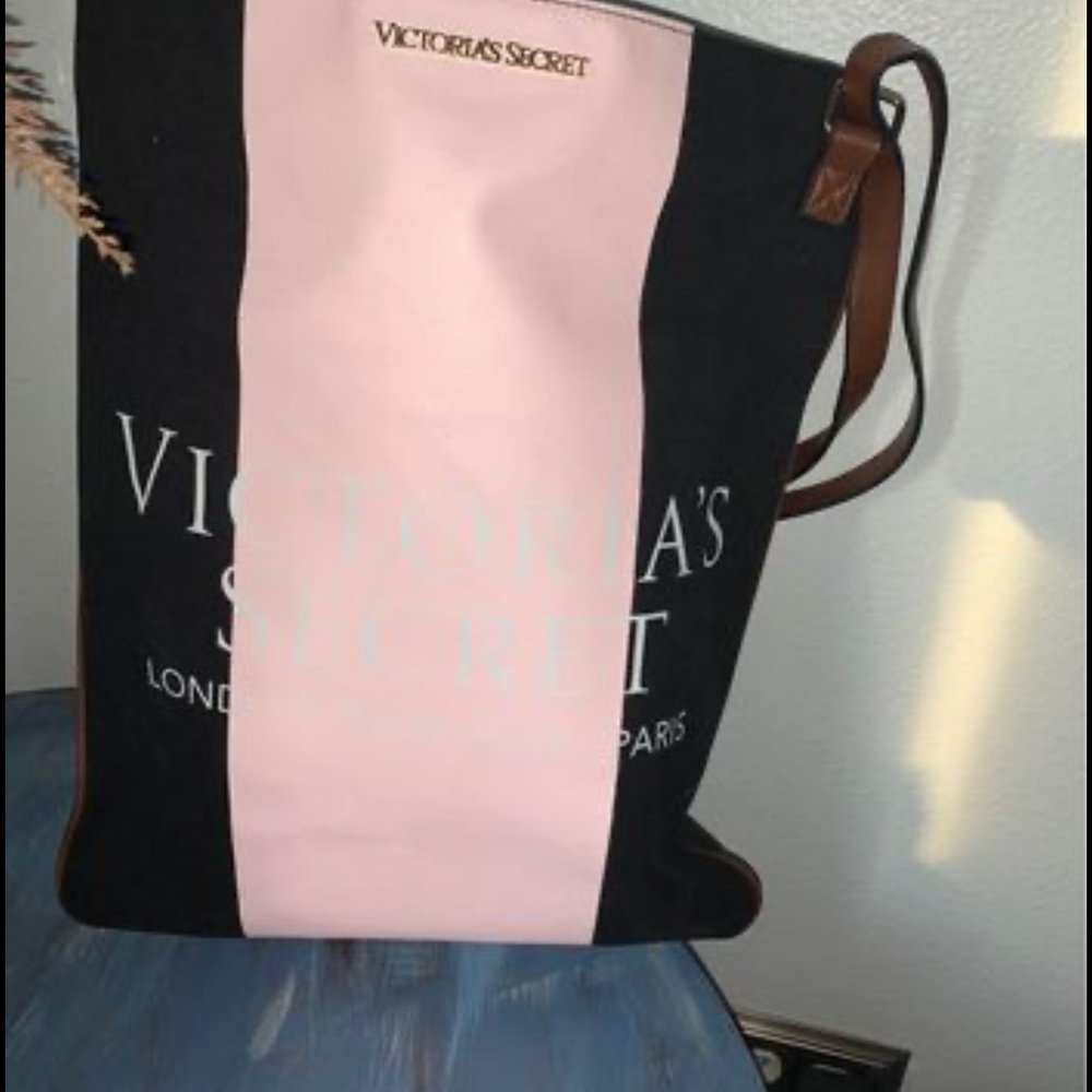 Victoria Secret Tote w Adjustable Leather Straps!!